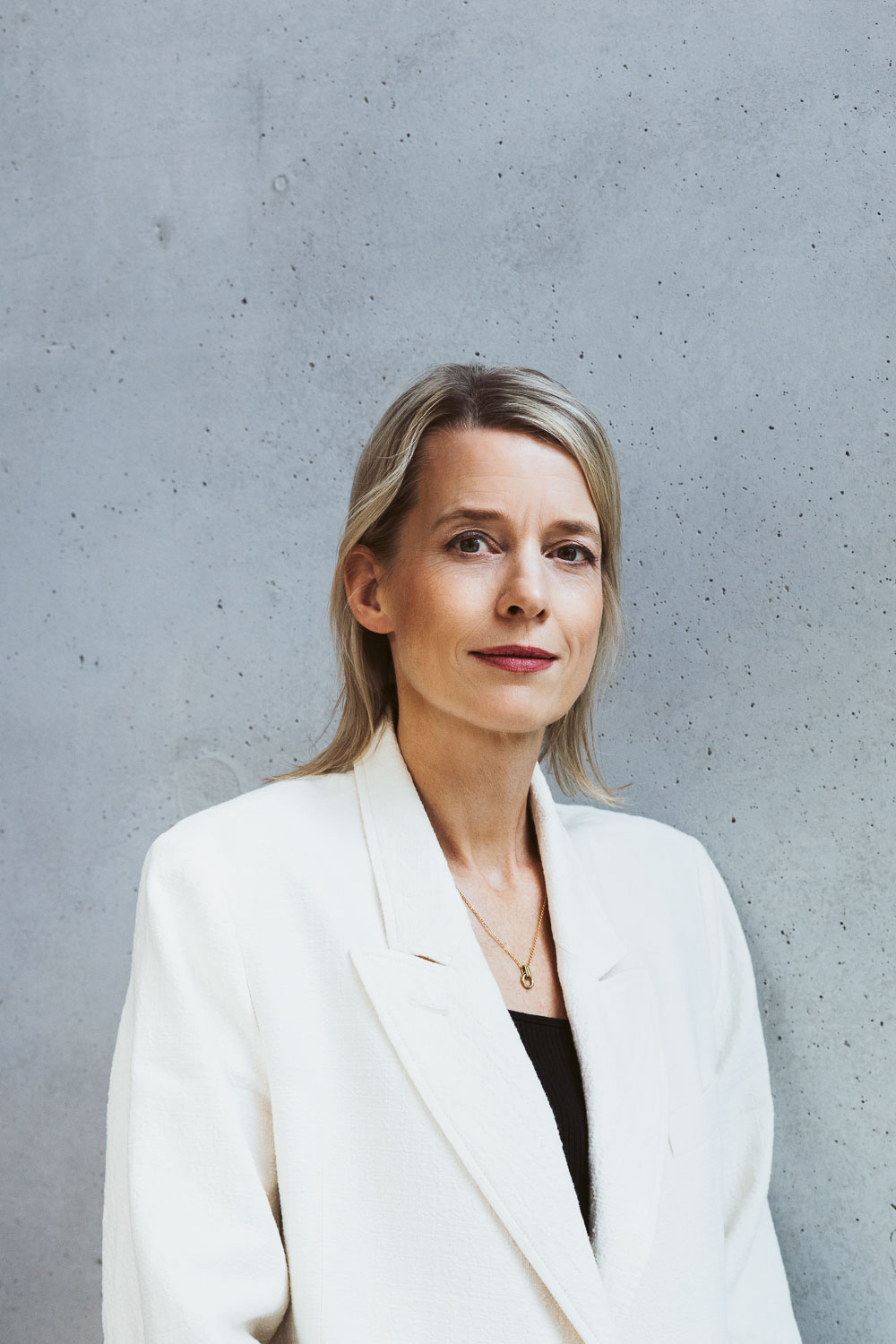 on-location-headshot-berlin-architecture